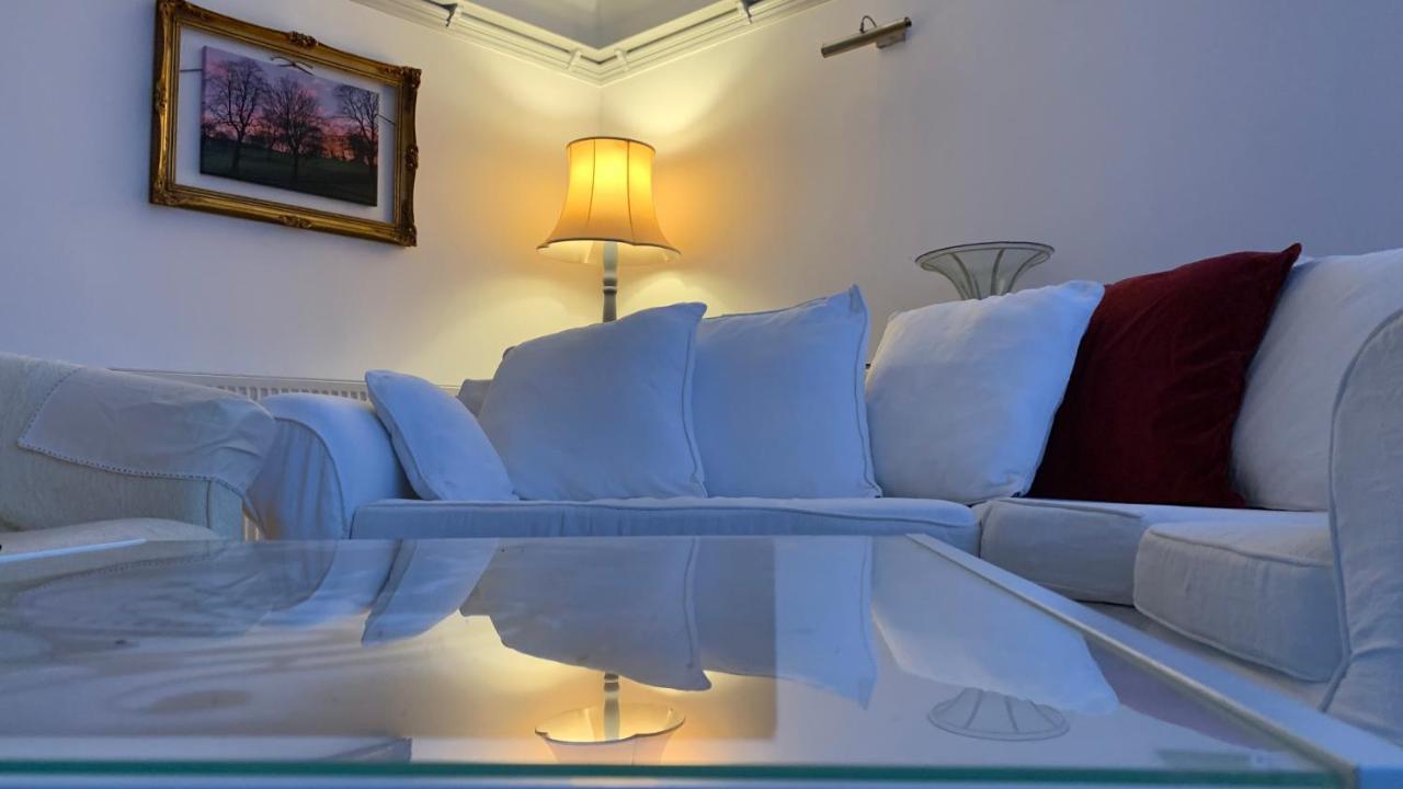 Spacious With Spectacular Views And Private Garden Vila Buxton  Exterior foto